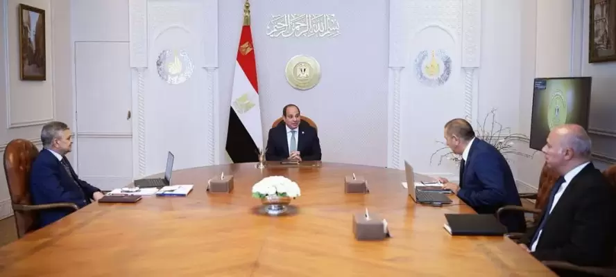 ”السيسي” يجتمع بـ أسامة ربيع ويطلع على تطورات حركة الملاحة بقناة السويس