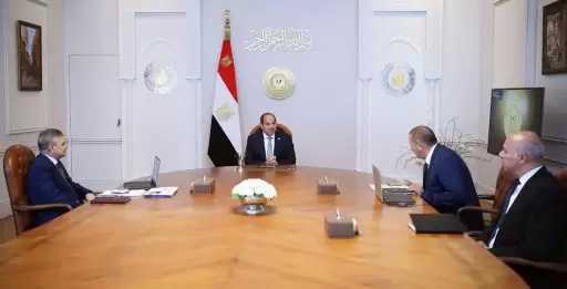 ”السيسي” يجتمع بـ أسامة ربيع ويطلع على تطورات حركة الملاحة بقناة السويس