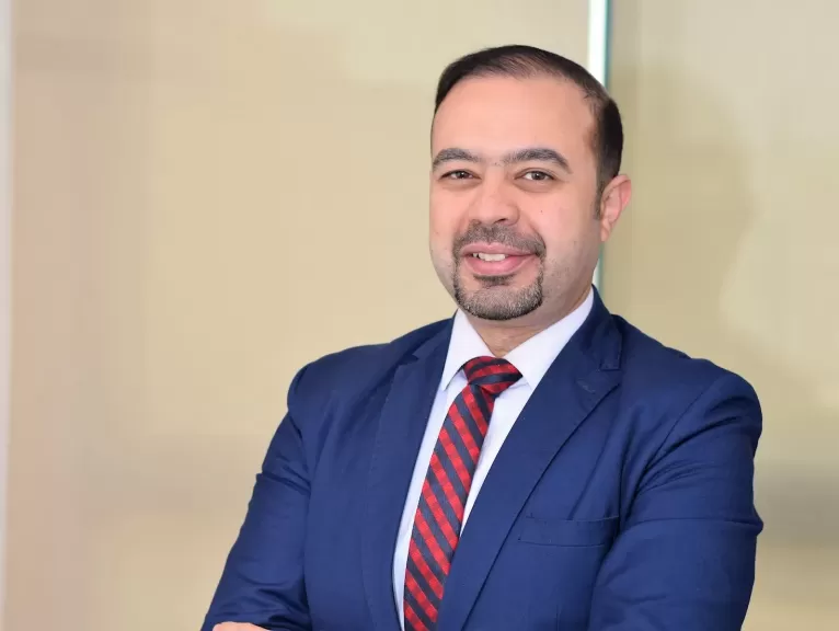الدكتور أحمد عاصم الملا، أستاذ واستشاري الحقن المجهري