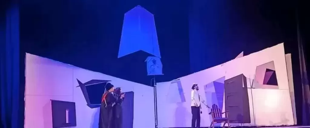 عرض العائلة الحزينة
