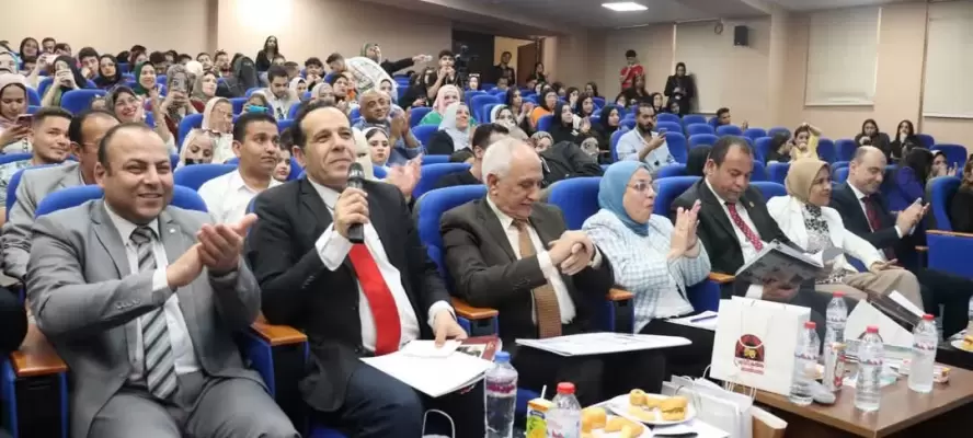 محمد ثروت محكما لمشروعات تخرج معهد الإسكندرية للإعلام