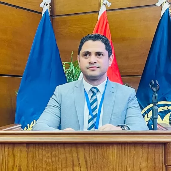 الكاتب الصحفي سيد دويدار