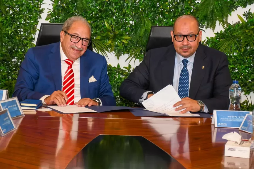 المهندس ياسر إدريس أثناء توقيع البروتوكول