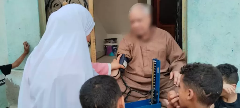 قياس الضغط لكبار السن في المنزل