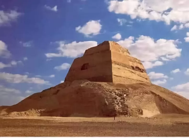 هرم ميدوم