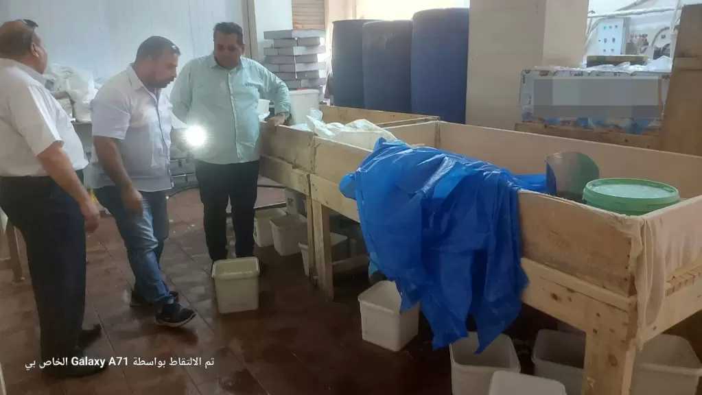 صحةالشرقية :إعدام 2 طن أغذية فاسدة وغلق مصنع ألبان بكفر صقر