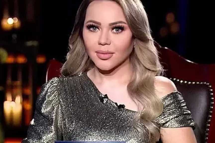 حبر سري ومذيعة خارج إطار الخبرة الحوارية