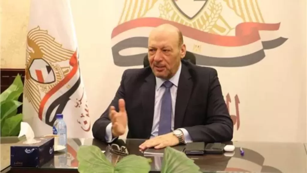 المستشار حسين أبو العطا، رئيس حزب "المصريين"
