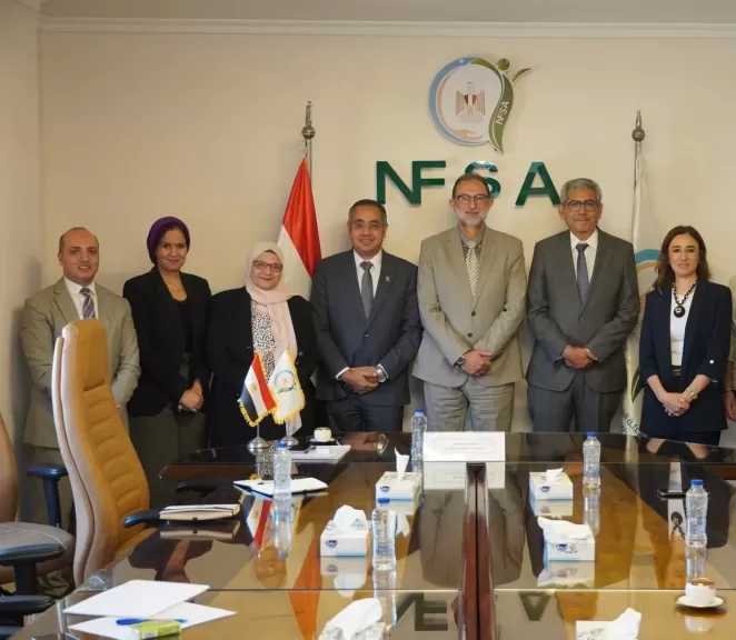 رئيس سلامة الغذاء يلتقي وفدًا من كلية التعليم المستمر بالجامعة الأمريكية بالقاهرة