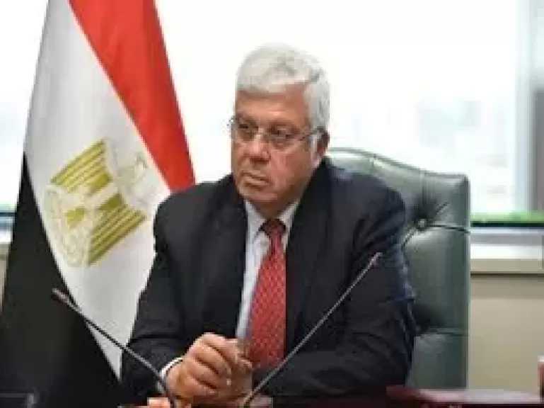 ”طلاب الدراسات العليا بجامعة قناة السويس: بين قرار يقتل أحلامنا ومعاناة بلا نهاية”