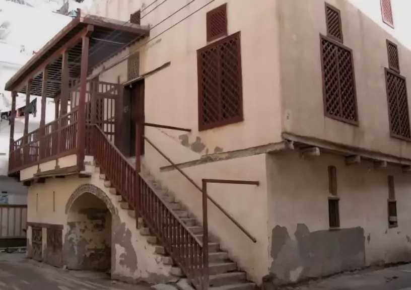”مسجد دُمقسيس المعلق”  تحفة معمارية عثمانية في قلب رشيد