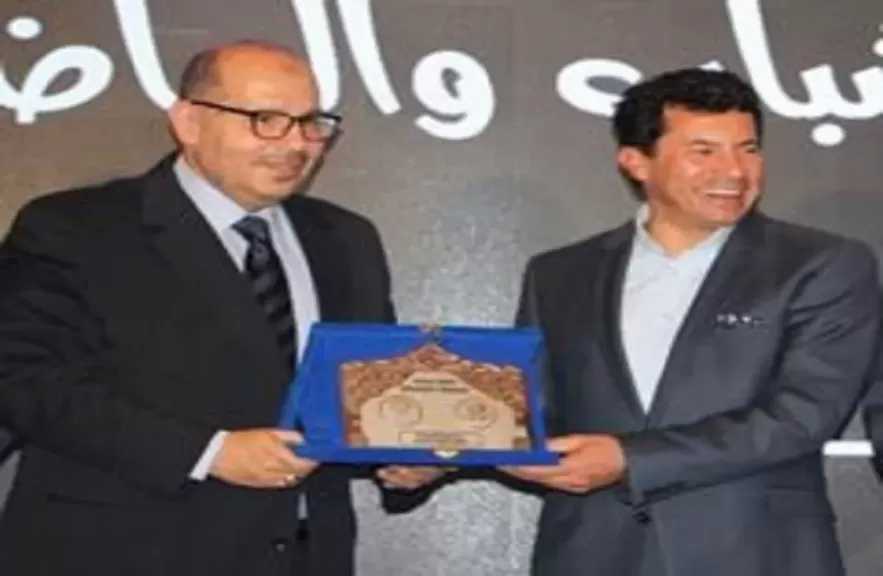 وزير الشباب والرياضة يشيد بدور اللجنة الأولمبية المصرية في إنجاز تعديلات قانون الرياضة