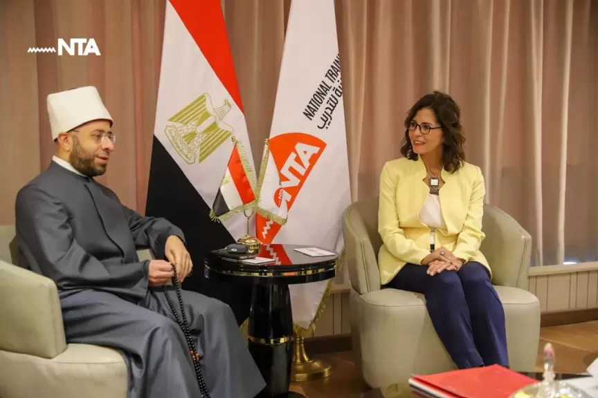 وزير الأوقاف مع المدير التنفيذي للاكاديمية 