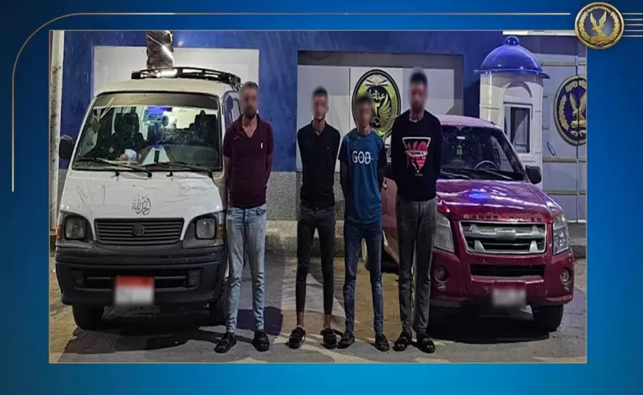 الأشخاص الذين اعتادوا علي السيدة ونحلها محاولين خطف بناتها