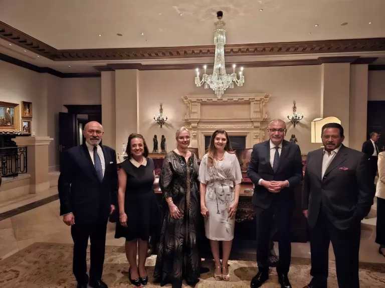 حفل ومعرض ازياء الزفاف التركي لصالح غزة