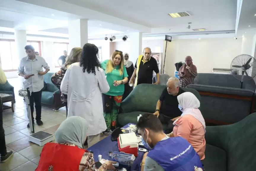 قافلة طبية متنقلة