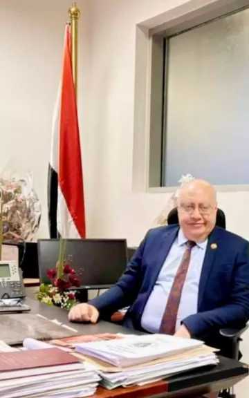 جمارك مطار القاهرة تحبط محاولات تهريب عملات اثرية ومخدرات و مجوهرات و شهادات مزورة