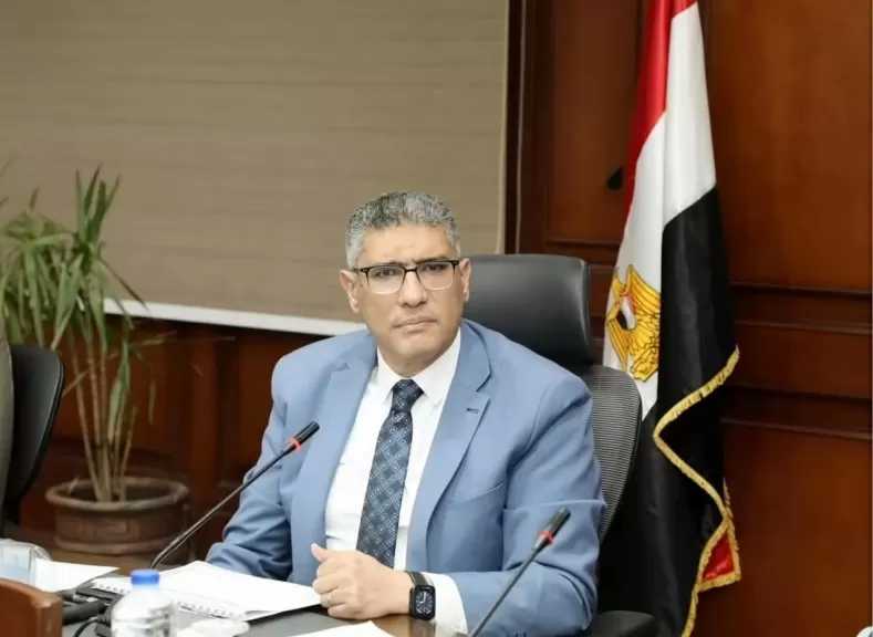 محافظ الجيزة يعتمد حركة تكليفات لنواب حي الهرم لتعزيز منظومة العمل