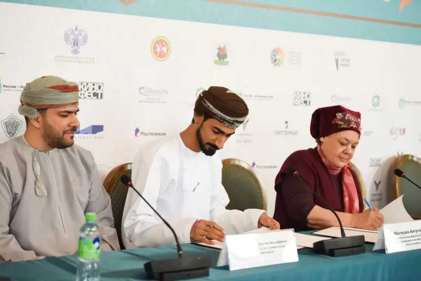 الجمعية العُمانية للسينما توقع اتفاقية تعاون مع مهرجان قازان السينمائي الدولي