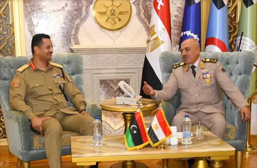 الفريق أحمد خليفة رئيس أركان حرب القوات المسلحة يلتقى رئيس الأركان العامة للجيش الليبى