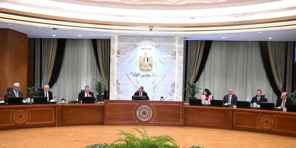 رئيس الوزراء يؤكد تقدير مصر للتعاون مع روسيا في العديد من المجالات