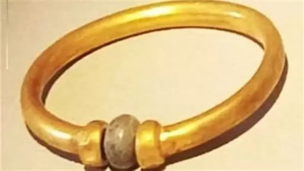 الأسورة الأثرية
