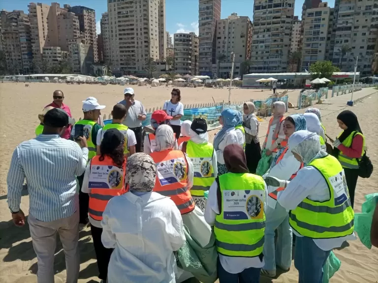 حملة تنظيف شواطيء الإسكندرية 