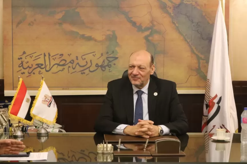 المستشار حسين أبو العطا، رئيس حزب "المصريين"