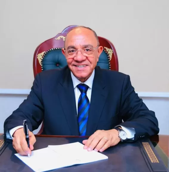 النائب عادل ناصر