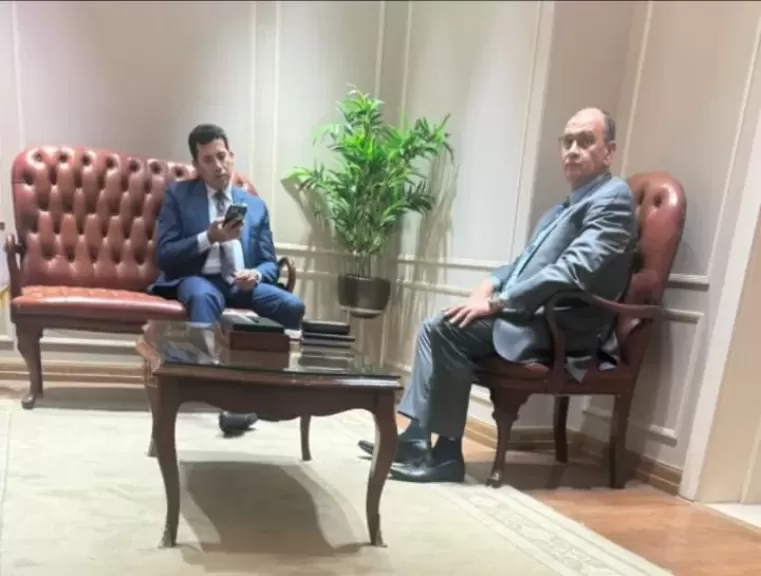 وزير الشباب والرياضة مع اللواء شوشة