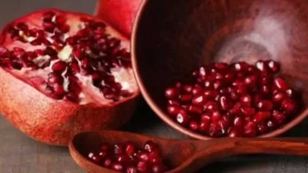 فوائد صحية مذهلة عند تناول الرمان