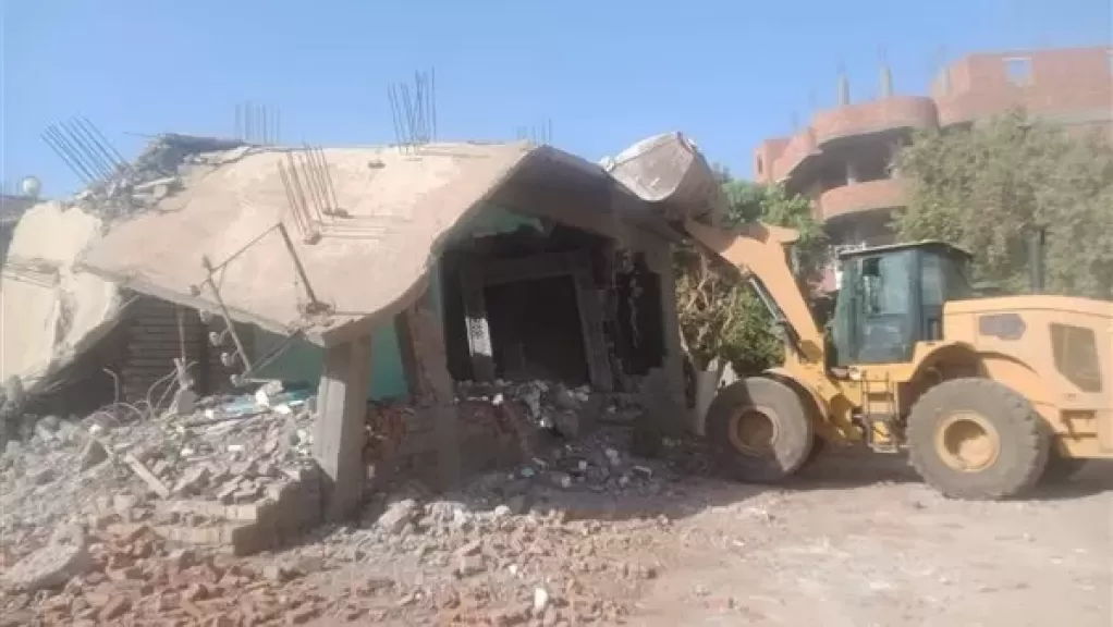 إزالة تعديات ومخالفات بناء بمراكز المنيا