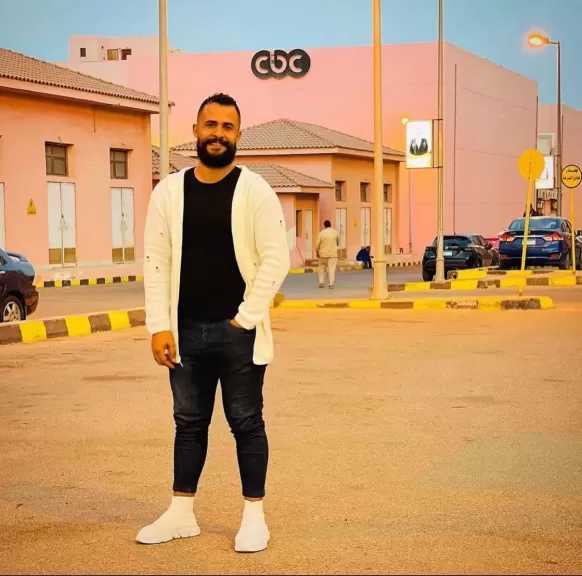 محمد صبحي الدينامو.. نجم خلف الشاشة وقائد صناعة ”الترند”