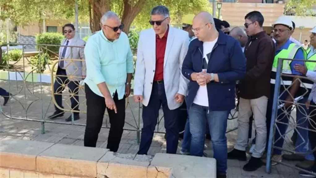 محافظ الجيزة: إنشاء ملعب خماسي وتطوير حمام السباحة ورفع كفاءة المنشآت بالواحات البحرية| صور