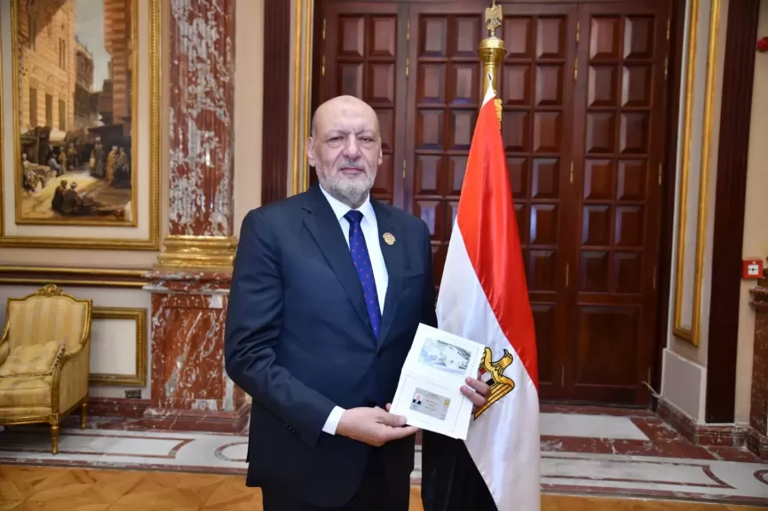 المستشار حسين أبو العطا، رئيس حزب "المصريين"