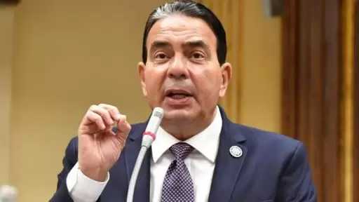 النائب أيمن أبو العلا يعلن ترشحه لانتخابات مجلس النواب 2025 عن دائرة أكتوبر والواحات البحرية
