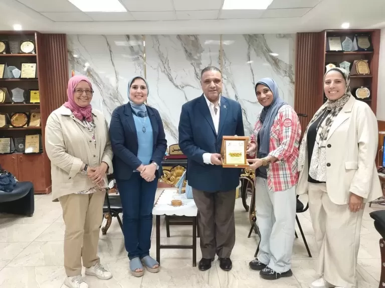 مدير إدارة وسط التعليمية 