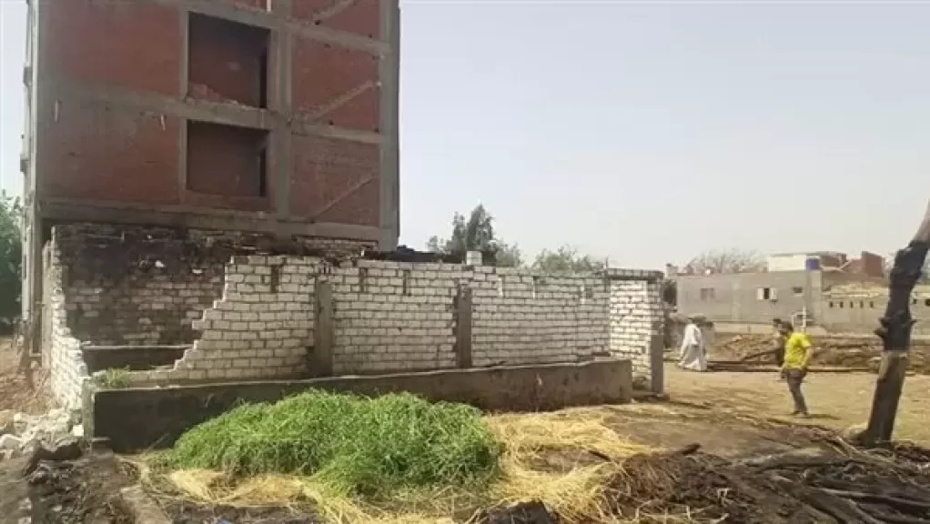 آثار حريق بمزرعة دواجن في قرية جمجرة ببنها