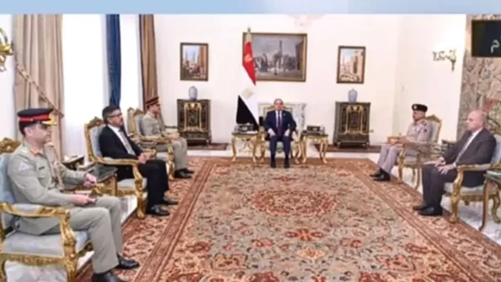 الرئيس السيسي يستقبل رئيس أركان القوات البرية الباكستانية