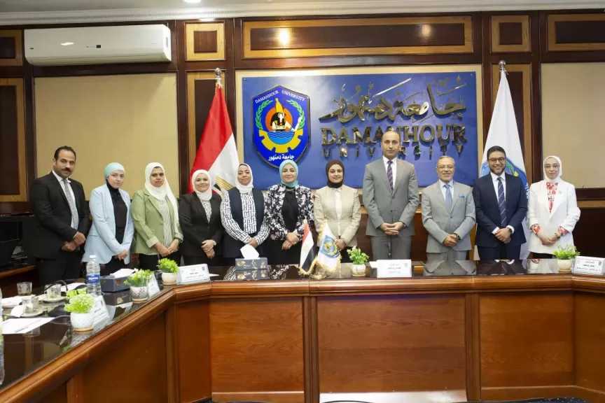 رئيس جامعة دمنهور يستقبل  فريق جائزة مصر للتميز الحكومي لإعلان نتائج تحكيم ”جائزة جامعة دمنهور للتميز الداخلي”