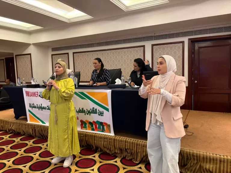 مؤسسة قضايا المرأة تناقش آليات حماية الناجيات من العنف بين التشريع والدعم النفسي