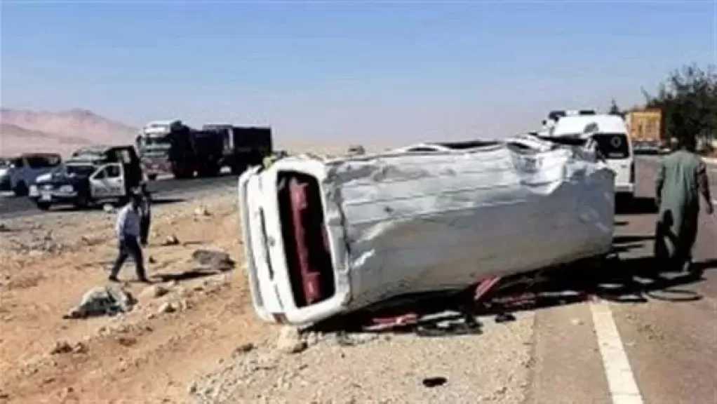 إصابة 10 أشخاص فى حادث انقلاب ميكروباص بقنا