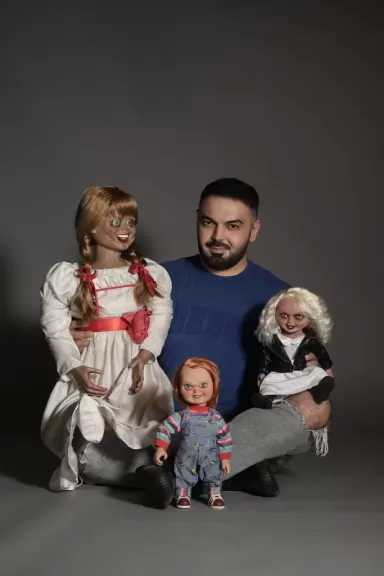 ”قاضي المشاهير” يواجه أنابيل وتشاكي في جلسة تصوير مرعبة