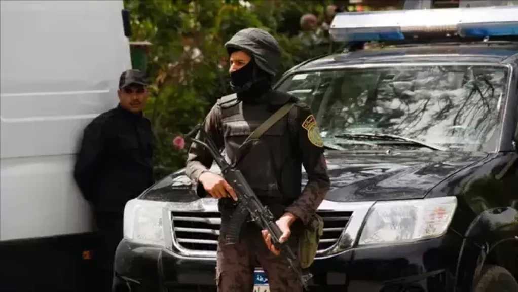 شاب يمزق شقيقه بطعنة نافذة بأكتوبر