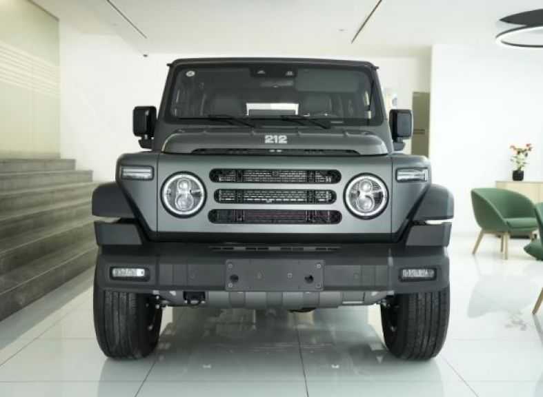 سعر BAW 212 في الإمارات العربية المتحدة: الاستخدام اليومي ، التطبيق العملي والقيادة في العالم الحقيقي