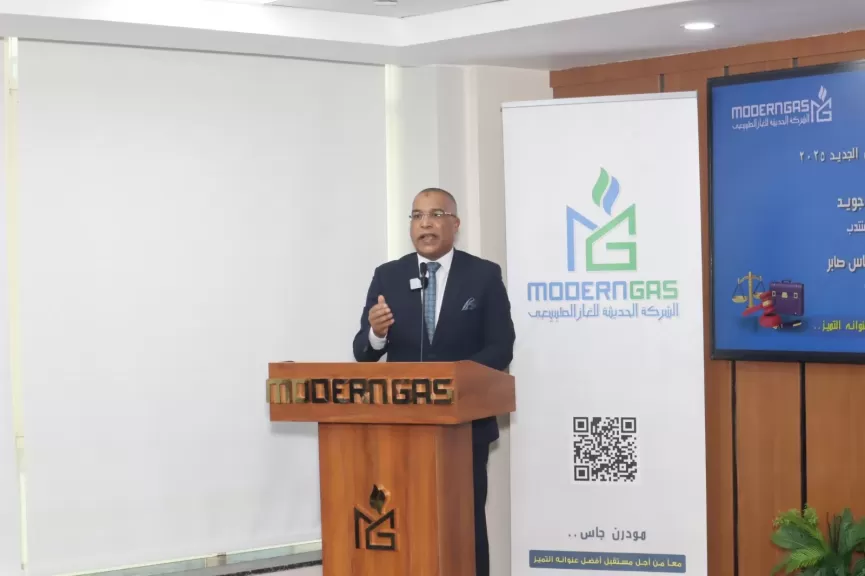 المحاسب عباس صابر رئيس نقابة البترول 