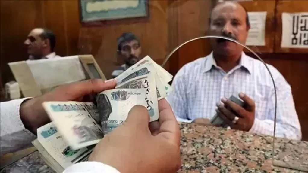 العمل تتحرك للرد على فيديو متداول حول عدم تطبيق الحد الأدنى للأجور