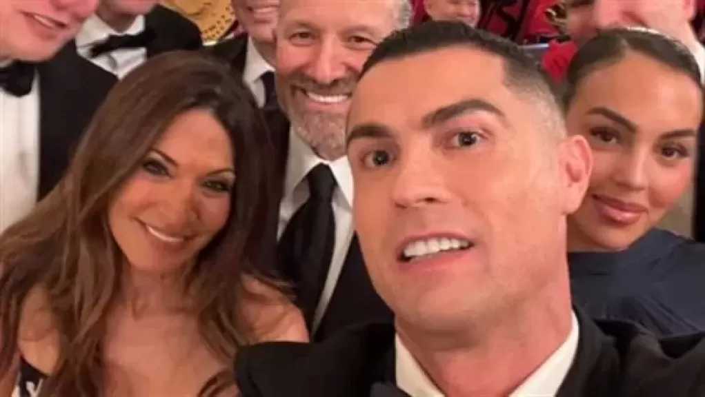 جورجينا رودريجيز بفستان أيقوني من أرشيف الأوسكار 2005