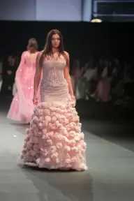 مصمم الأزياء العالمي محمد إسماعيل يمثل مصر في فاشون فاكتور دبي