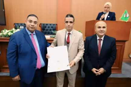 الكاتب الصحفي محمود أبو السعود يهنئ المستشار ربيعي حمدي لاجتياز سيادته برنامج «قانون تغيّر المناخ والتنمية المستدامة»